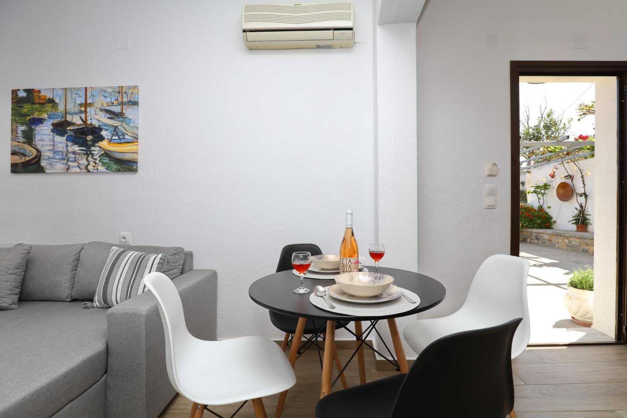 Tsoukalaria Studios Skopelos Town Bagian luar foto