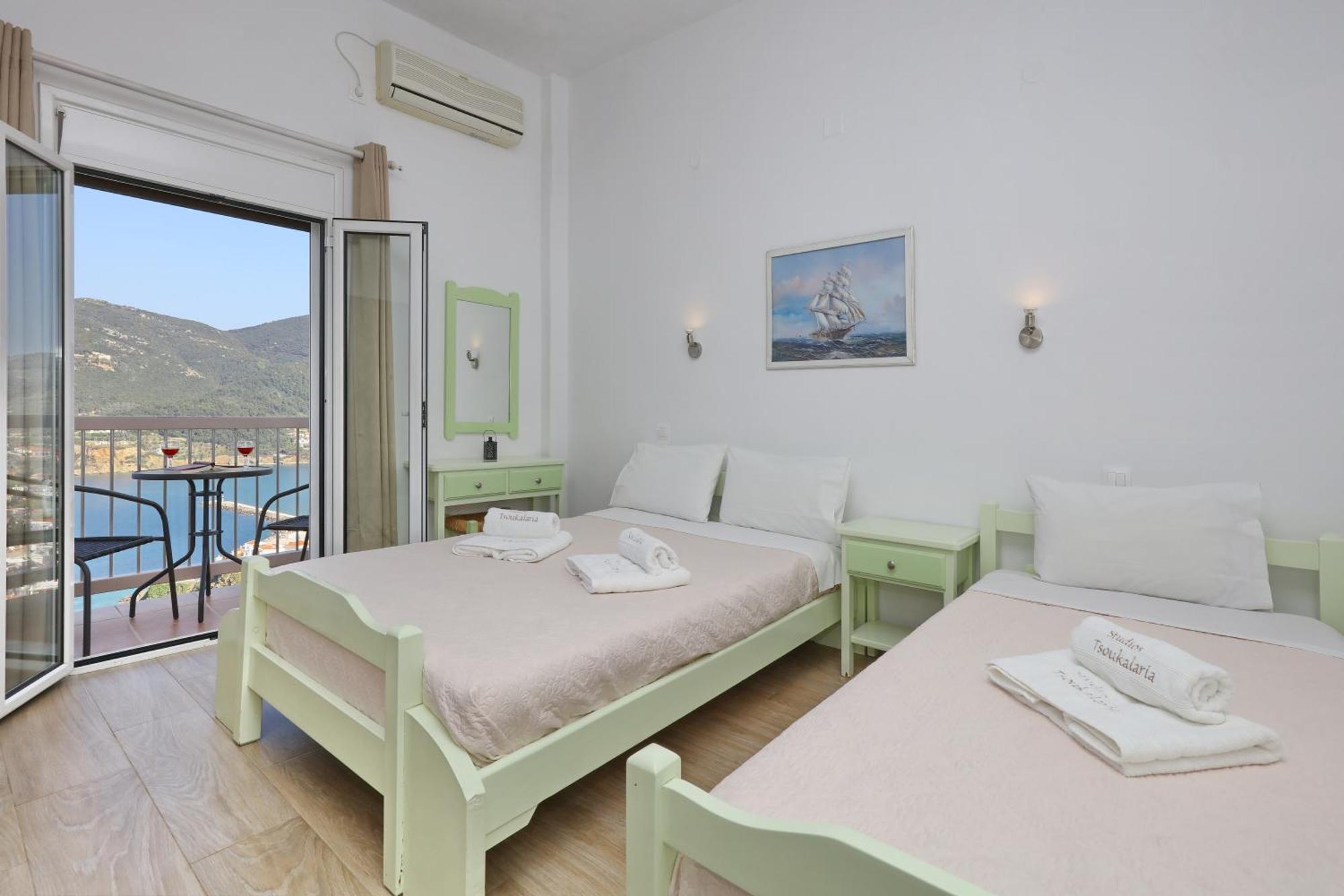 Tsoukalaria Studios Skopelos Town Bagian luar foto