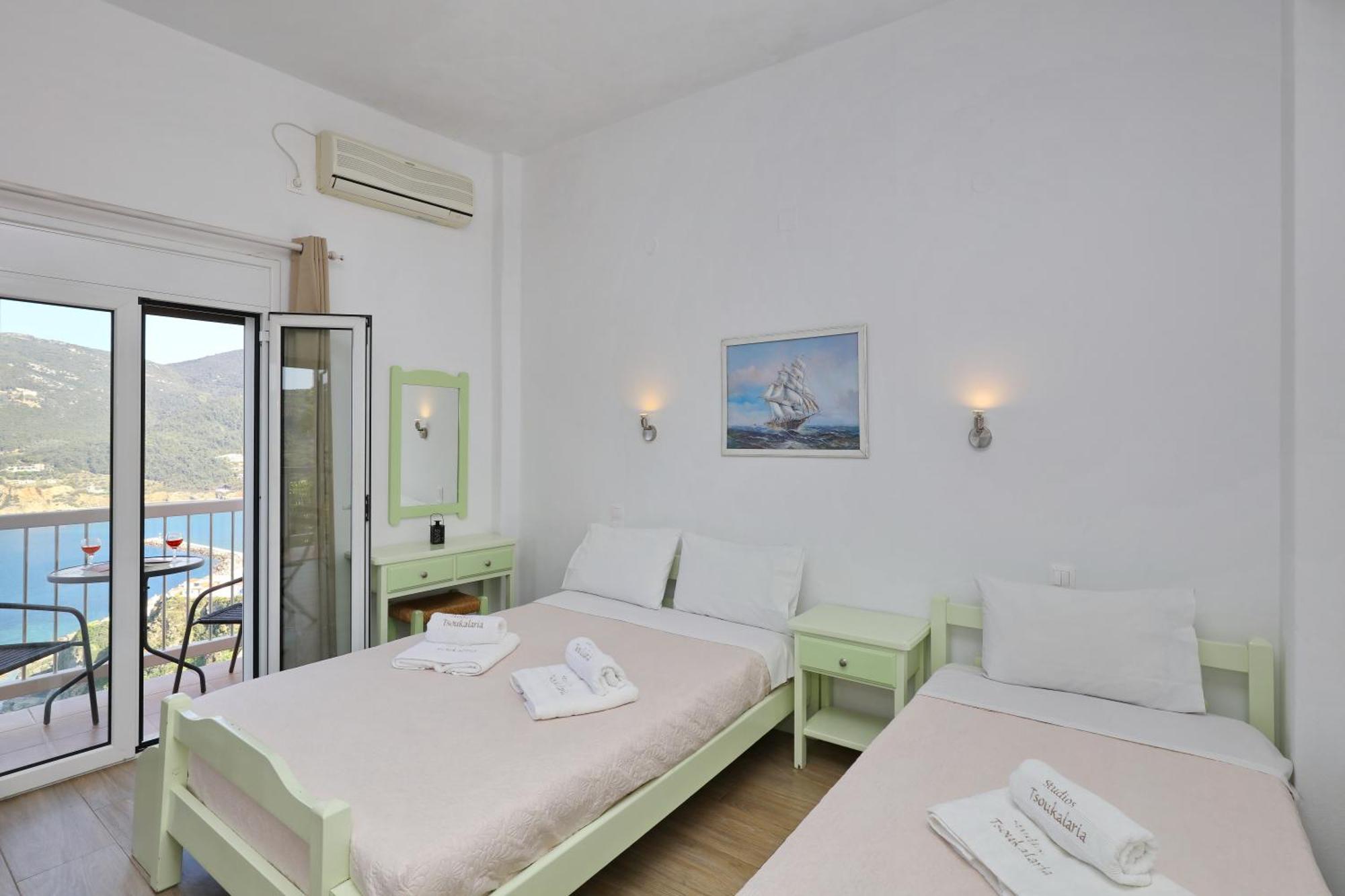 Tsoukalaria Studios Skopelos Town Bagian luar foto