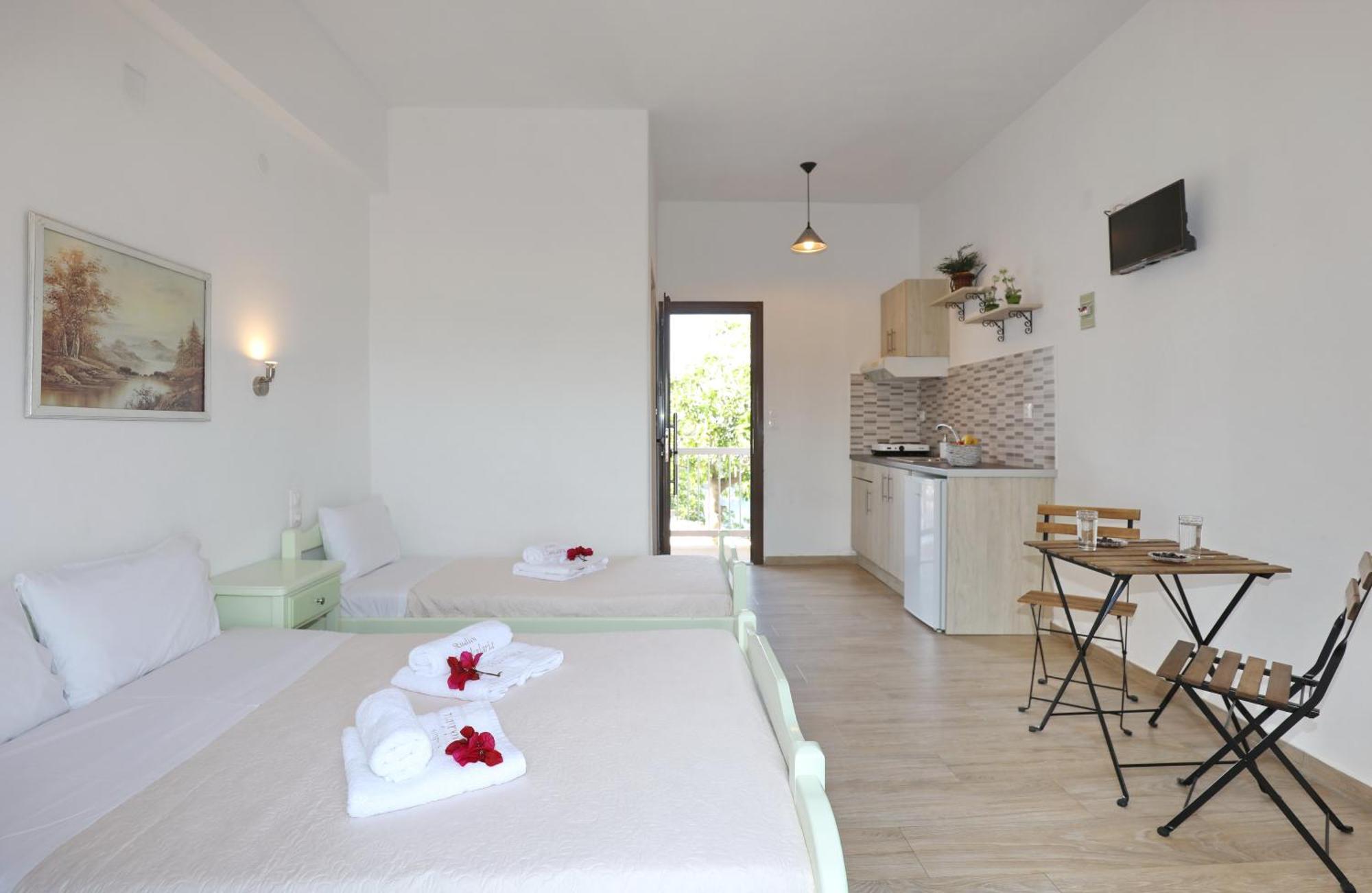 Tsoukalaria Studios Skopelos Town Bagian luar foto