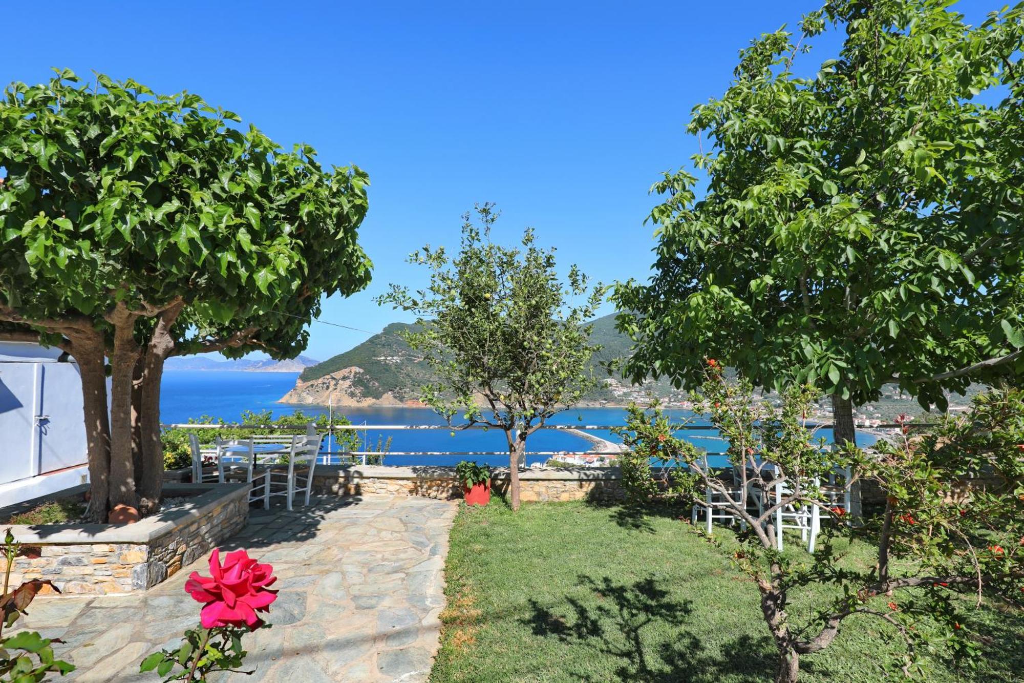 Tsoukalaria Studios Skopelos Town Bagian luar foto