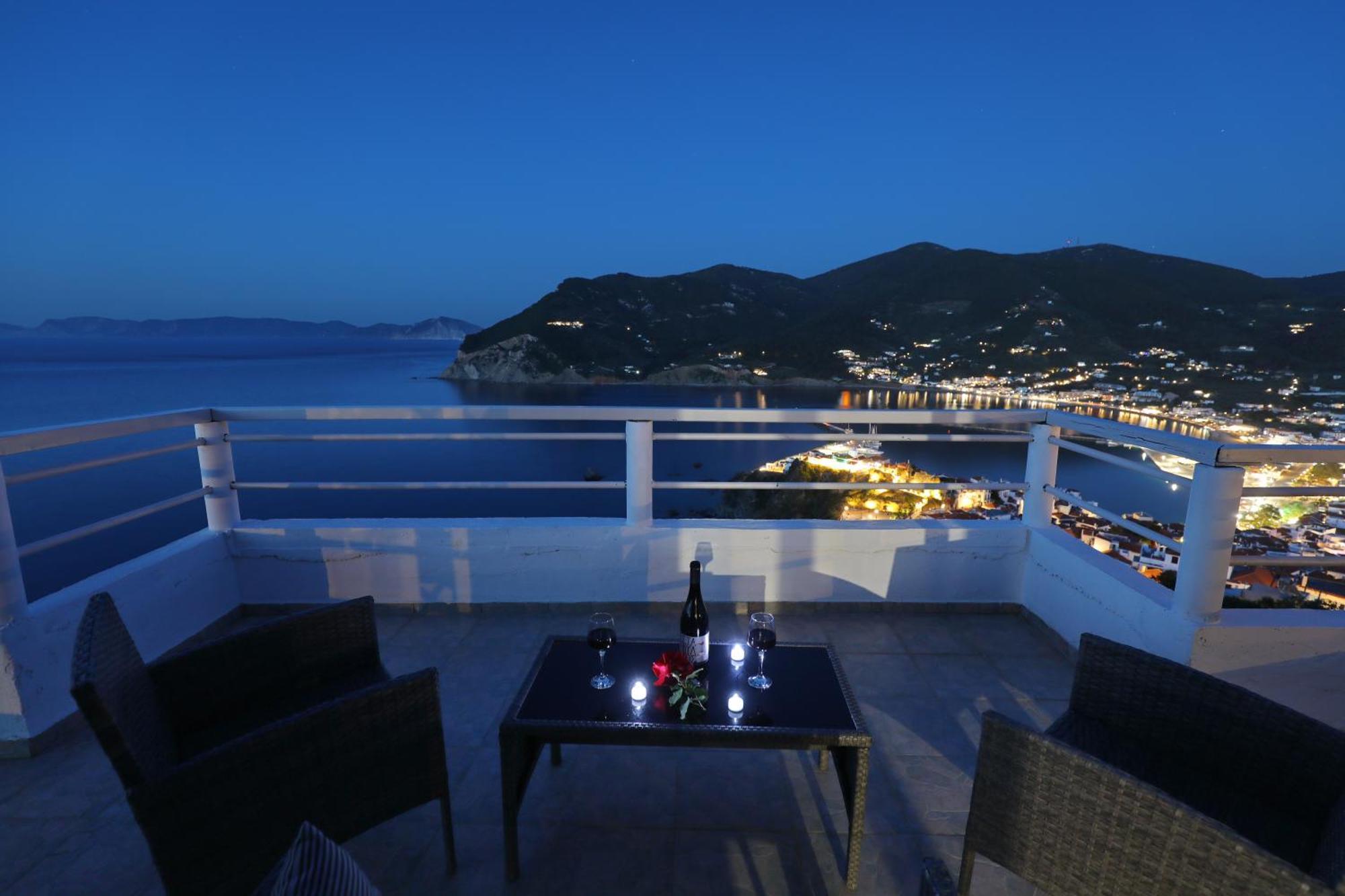 Tsoukalaria Studios Skopelos Town Bagian luar foto