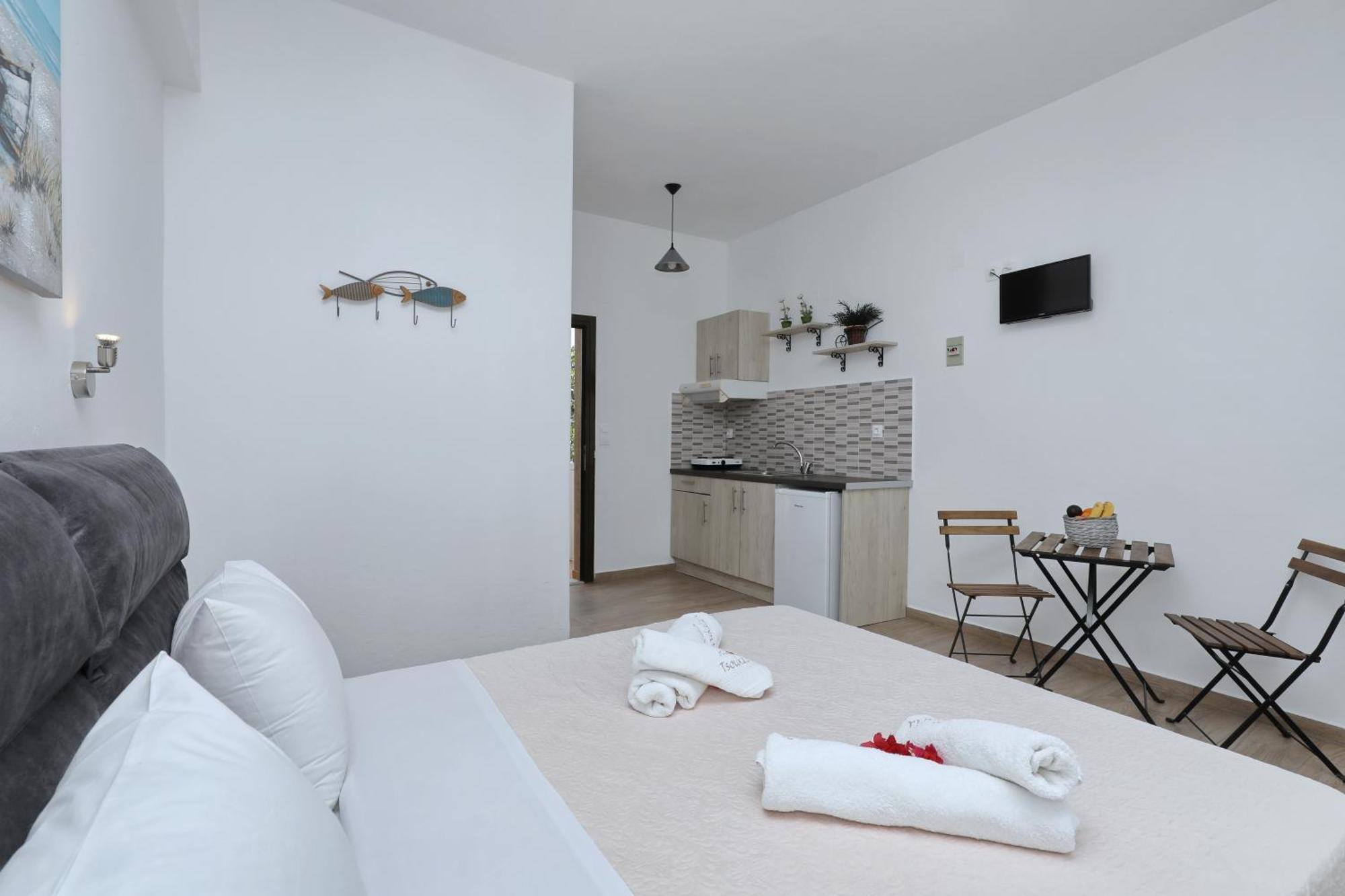 Tsoukalaria Studios Skopelos Town Bagian luar foto